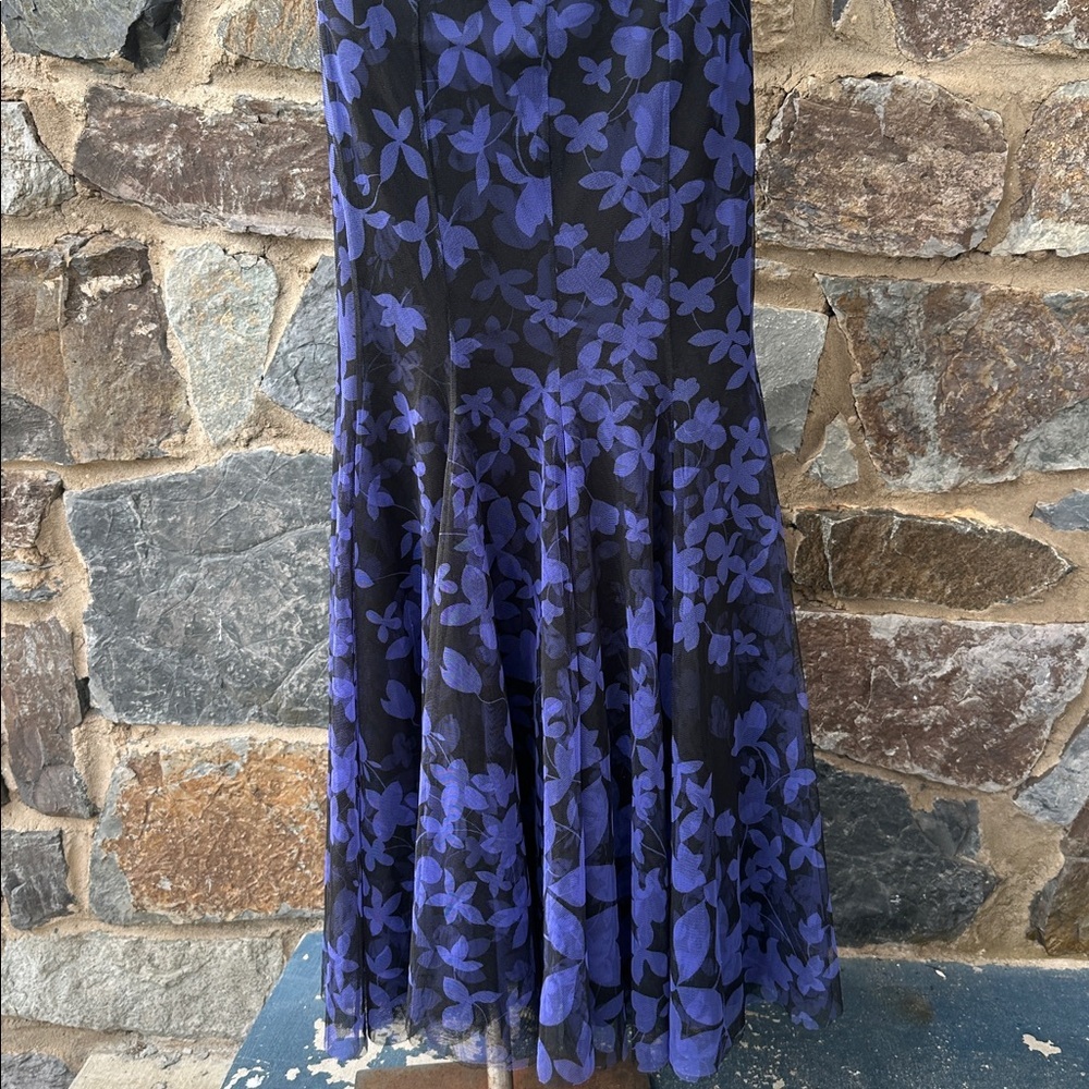 Tadashi Shoji x Neiman Marcus Black & Blue Floral Mesh Mermaid Maxi Skirt size 8 - Picture 3 of 6